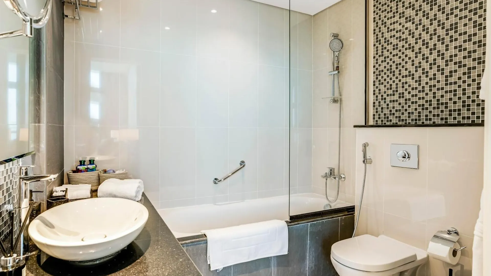 2 Bedrooms With Iconic Burj Khalifa Views Stay Dubai 0*,