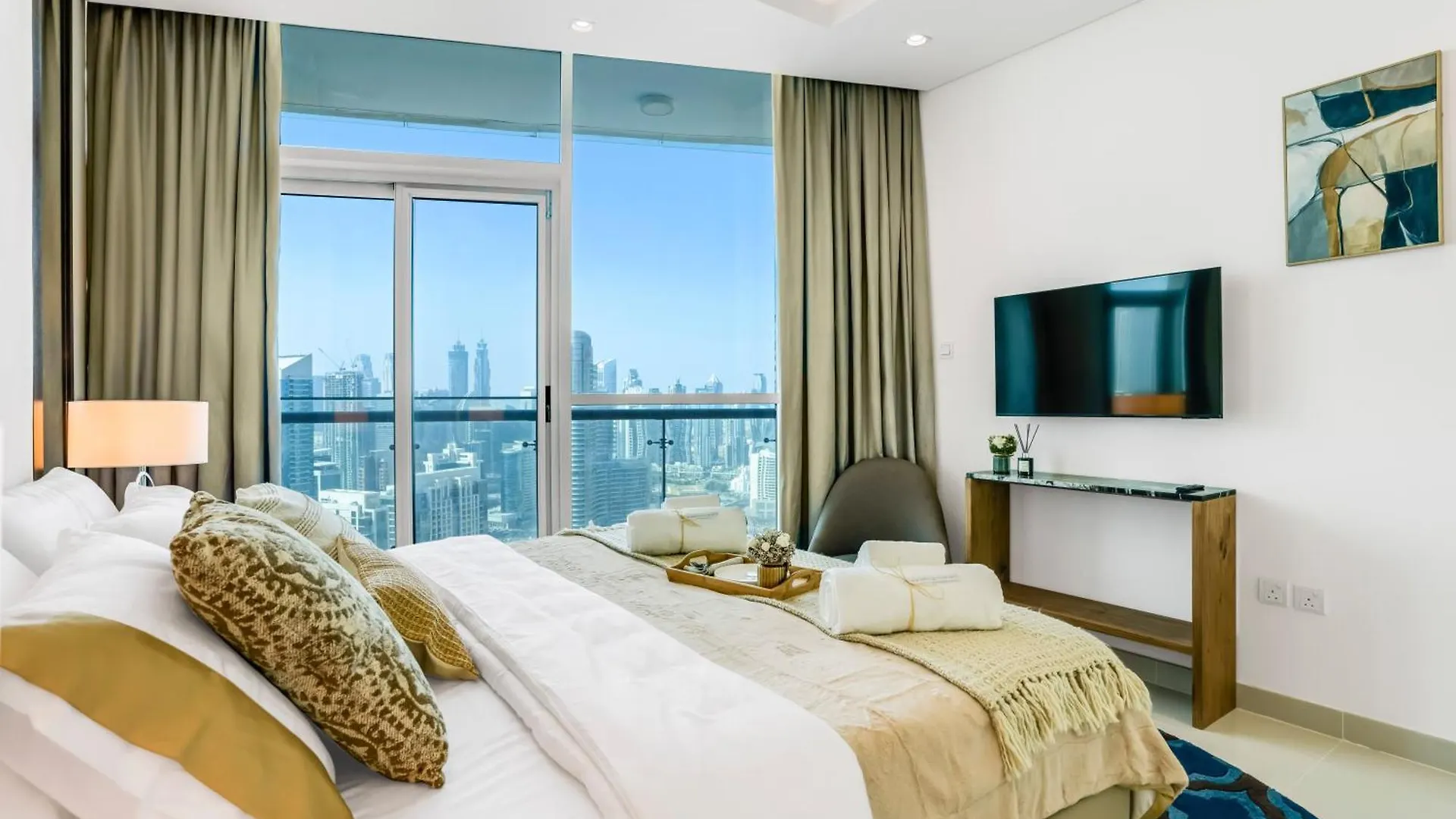 2 Bedrooms With Iconic Burj Khalifa Views Stay Dubai Apartment